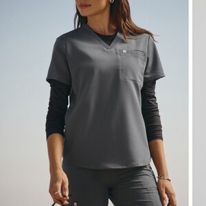 Fabletics Scrub Set in Onyx